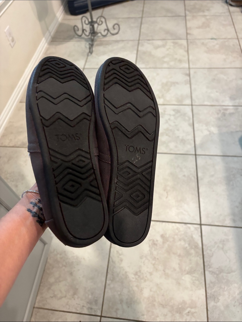TOMS Men’s Classic Slip-On Shoes in Gray size 10 - Picture 3 of 5